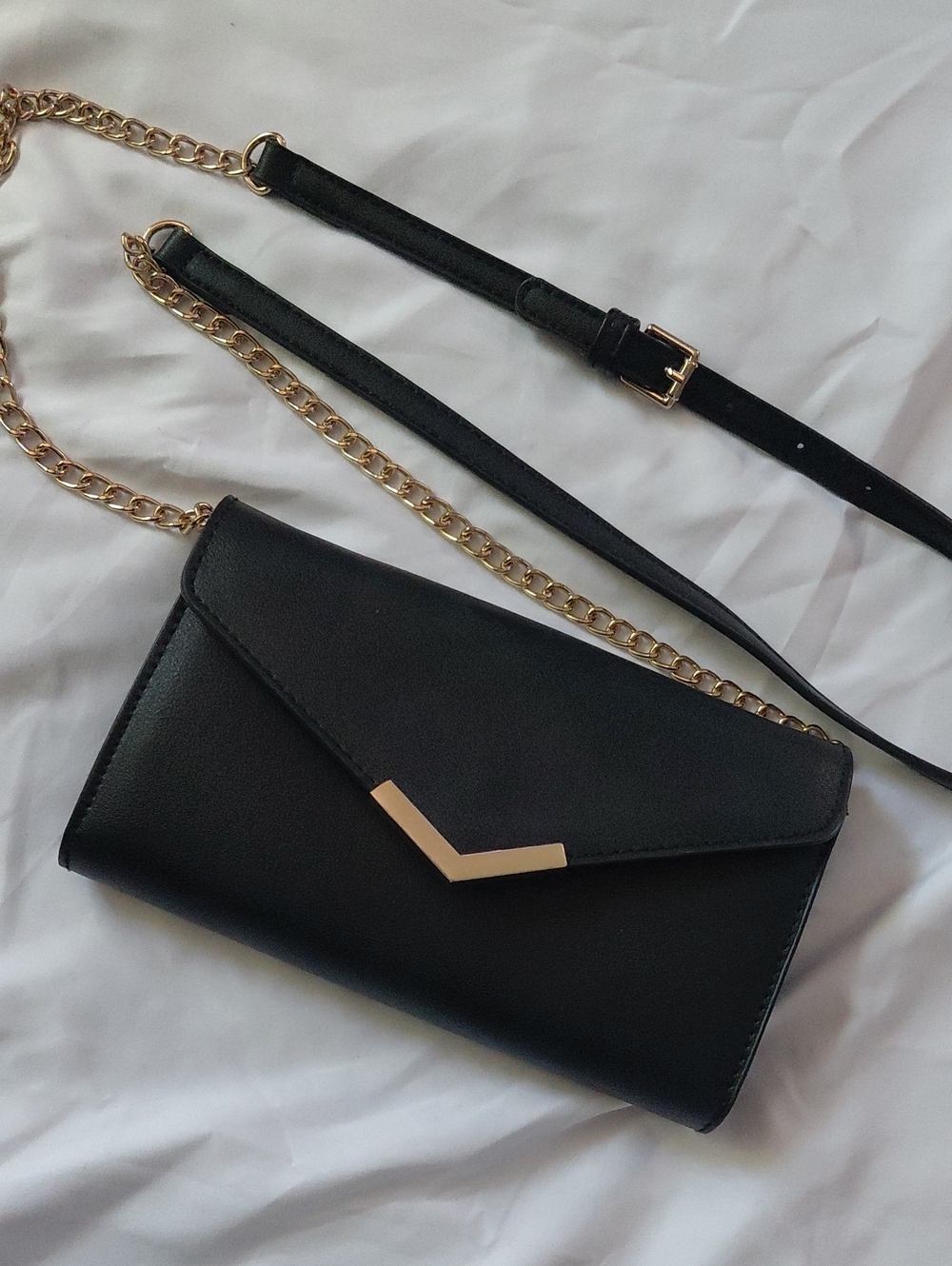 Urban Expressions Black And Gold Hester Crossbody Bag